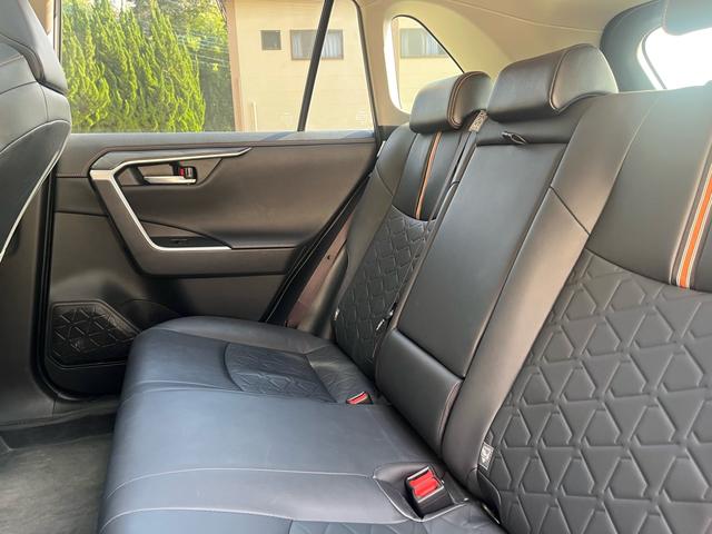 ＲＡＶ４ アドベンチャー　ＴＲＤルーフキャリア　パノラマルーフ　純正９インチナビ　バックカメラ　フルセグＴＶ　　Ｂｌｕｅｔｏｏｔｈ　ブラインドスポットモニター　前後ドライブレコーダー　ＨＯＬＤ　パワーシート　クルーズコ　ＥＴＣ（14枚目）