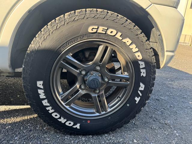 ジムニー クロスアドベンチャー　ＭＴ／ナビ／合皮シート／ジオランダーＡＴタイヤ／ＲＥＶＥＲＳＥマフラー／サブウーファー（16枚目）