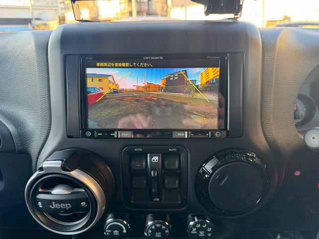 ジープ・ラングラーアンリミテッド サハラ　バックカントリーエディション／限定１０台／車検Ｒ９年３月／フルカスタム／カリフォルニアマッドスター／リフトアップ／オーバーフェンダー／ＫＭＣロックスター１７インチ／シートヒーター（17枚目）