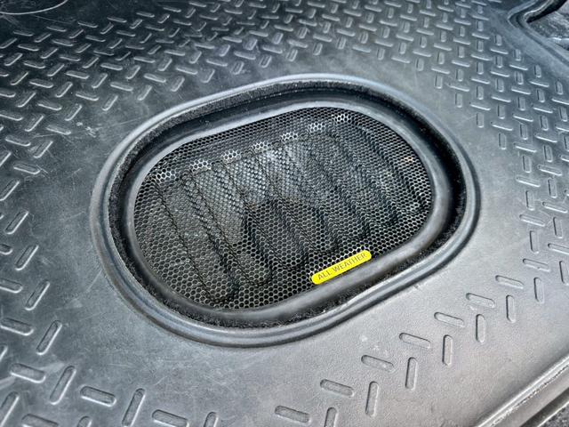 ジープ・ラングラーアンリミテッド サハラ　バックカントリーエディション／限定１０台／車検Ｒ９年３月／フルカスタム／カリフォルニアマッドスター／リフトアップ／オーバーフェンダー／ＫＭＣロックスター１７インチ／シートヒーター（19枚目）