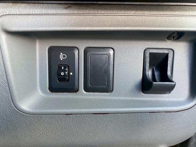 ミニキャブバン ブラボー　ターボ車　ターボ　４ＷＤ　禁煙車　オーディオ（18枚目）