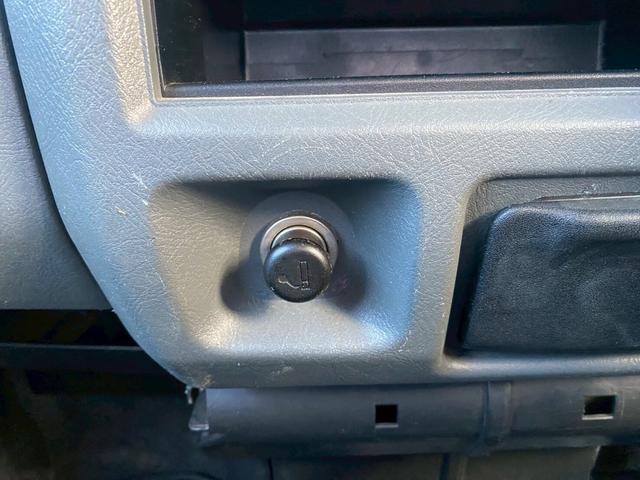ミニキャブバン ブラボー　ターボ車　ターボ　４ＷＤ　禁煙車　オーディオ（19枚目）