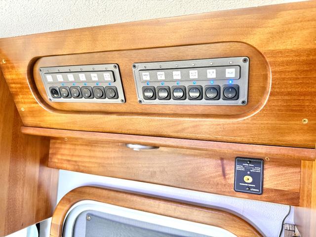 ボンゴトラック 　ＡｔｏＺ製アミティ　ボスコ　リチウムイオンバッテリー　１２Ｖクーラー　テレビ　電子レンジ　冷蔵庫　ＭＡＸＸＦＡＮ　キッチン　シンク　バンクベッド　リアダブルベッド　インバーター　走行充電　外部充電（58枚目）