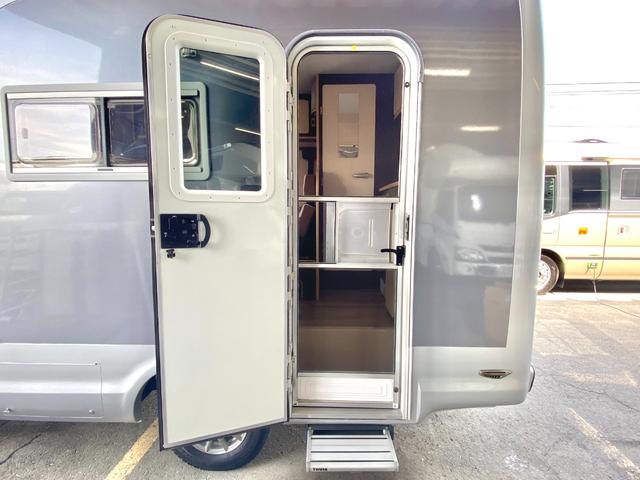 タウンエーストラック 　セキソーボディ　トム２３　４ＷＤ　ワンタッチベッド展開　マルチルーム　ＦＦヒーター　ツインサブバッテリー　走行充電　マックスファン　シンク　ソーラーパネル　１２Ｖ冷蔵庫　社外アルミ　前後ドラレコ（45枚目）