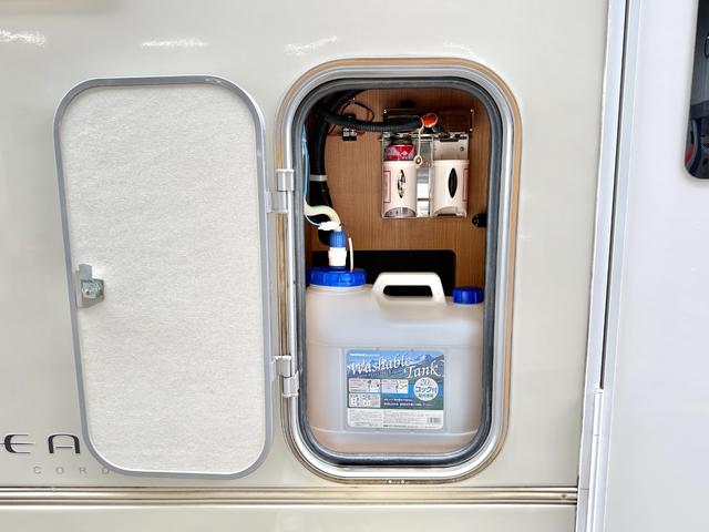 カムロード 　バンテック　コルドリーブス　ディーゼル４ＷＤ　トリプルサブバッテリー　家庭用エアコン　ＦＦヒーター　リアエントランス　マルチルーム　電子レンジ　シンク　カセットガスコンロ　ルーフベント　インバーター（28枚目）