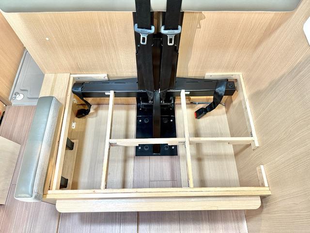 カムロード 　バンテック　コルドリーブス　ディーゼル４ＷＤ　トリプルサブバッテリー　家庭用エアコン　ＦＦヒーター　リアエントランス　マルチルーム　電子レンジ　シンク　カセットガスコンロ　ルーフベント　インバーター（68枚目）