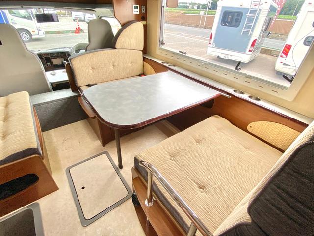カムロード 　バンテック　ジル５２０　ディーゼル４ＷＤ　ワンオーナー　家庭用エアコン　トリプルサブバッテリー　ソーラーパネル　サイドオーニング　温水ボイラー　電動マックスファン　ＦＦヒーター　マルチルーム　冷蔵庫（4枚目）