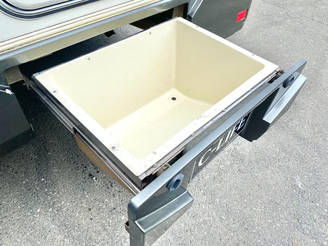 カムロード 　バンテック　ジル５２０　ディーゼル４ＷＤ　ワンオーナー　家庭用エアコン　トリプルサブバッテリー　ソーラーパネル　サイドオーニング　温水ボイラー　電動マックスファン　ＦＦヒーター　マルチルーム　冷蔵庫（33枚目）