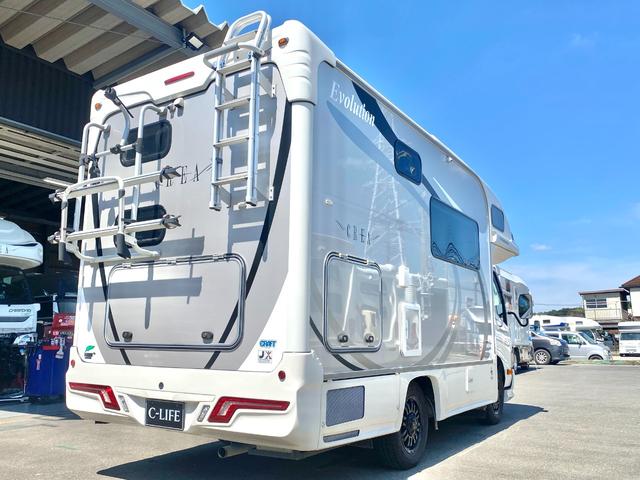 カムロード 　ナッツＲＶ　クレア５．３Ｗハイパーエボリューション　ディーゼル４ＷＤ　４００Ａｈリチウム　家庭用エアコン　温水ボイラー　ソーラーパネル　サイドオーニング　ＦＦヒーター　アラウンドビューモニター（17枚目）
