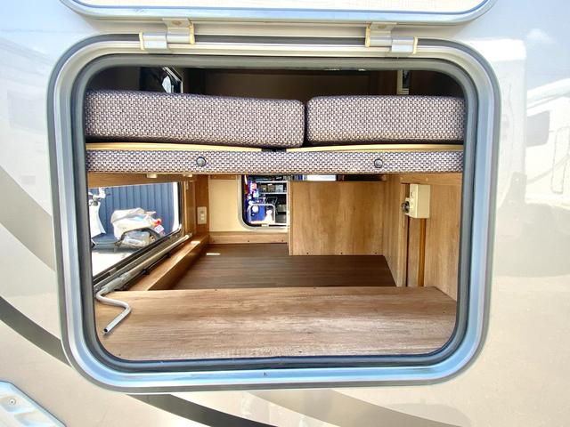 カムロード 　ナッツＲＶ　クレア５．３Ｗハイパーエボリューション　ディーゼル４ＷＤ　４００Ａｈリチウム　家庭用エアコン　温水ボイラー　ソーラーパネル　サイドオーニング　ＦＦヒーター　アラウンドビューモニター（29枚目）