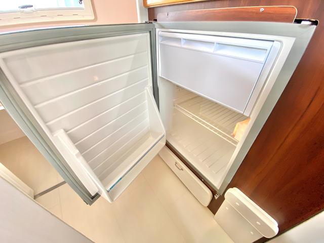 ハイエースバン 　セキソーボディ　トム２００　家庭用エアコン　ツインサブ　電子レンジ　１５００Ｗインバーター　マックスファン　前後スタビライザー　前後ショックアブソーバー　ミラー型前後ドラレコ　ソーラーパネル（64枚目）