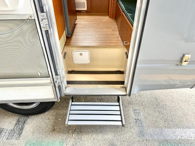 カムロード 　セキソーボディ　プログレス　ディーゼル４ＷＤ　家庭用エアコン　１０名乗車　２００Ａｈリチウム　ＦＦヒーター　タイベル交換済　マックスファン　デイトナアルミ　オールペン　１５００Ｗインバーター（46枚目）