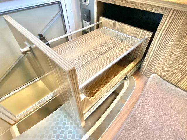 エルフトラック 　バンテック　ジル５２０クルーズ　４ＷＤ　発電機　家庭用エアコン　カーセールスワタナベ製エアサス　温水ボイラー　ＦＦヒーター　ソーラーパネル　１５００Ｗインバーター　電動サイドオーニング　電動ステップ（51枚目）