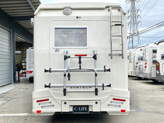 カムロード 　バンテック　ジル　７名乗車　リアダブルタイヤ　家庭用エアコン　アラウンドビューモニター　レカロシート　ワンオーナー　フローティングナビ　温水ボイラー　ＦＦヒーター　電動ステップ　ソーラーパネル（17枚目）