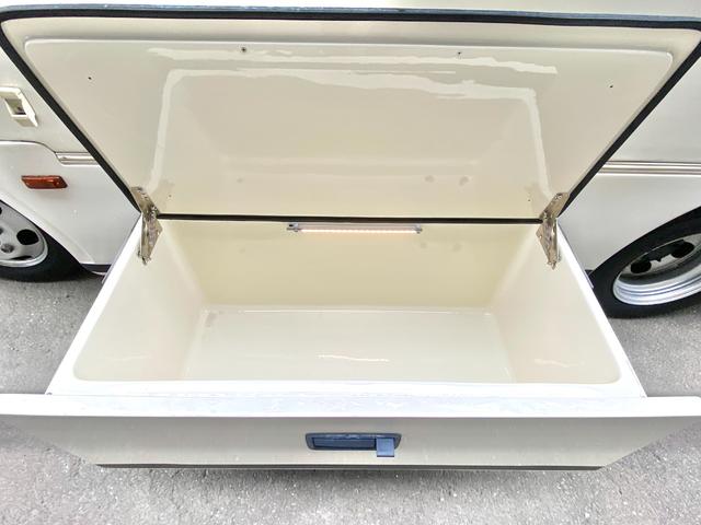 カムロード 　バンテック　ジル　７名乗車　リアダブルタイヤ　家庭用エアコン　アラウンドビューモニター　レカロシート　ワンオーナー　フローティングナビ　温水ボイラー　ＦＦヒーター　電動ステップ　ソーラーパネル（26枚目）