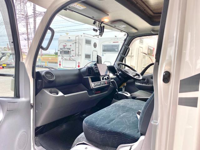 カムロード 　バンテック　ジル　７名乗車　リアダブルタイヤ　家庭用エアコン　アラウンドビューモニター　レカロシート　ワンオーナー　フローティングナビ　温水ボイラー　ＦＦヒーター　電動ステップ　ソーラーパネル（36枚目）