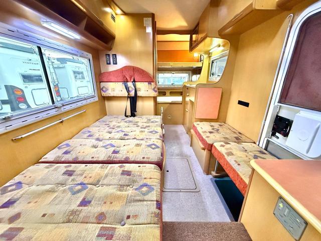 カムロード  バンテック コルドバンクス ディーゼル 8名乗車 タイベル交換済 FFヒータ- 新品冷蔵庫 ランチョ製前後ショック リアクーラー サイドオーニング 1500Wインバーター 電子レンジ テレビ(11枚目)