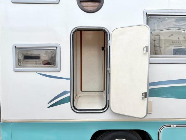 カムロード  バンテック コルドバンクス ディーゼル 8名乗車 タイベル交換済 FFヒータ- 新品冷蔵庫 ランチョ製前後ショック リアクーラー サイドオーニング 1500Wインバーター 電子レンジ テレビ(23枚目)