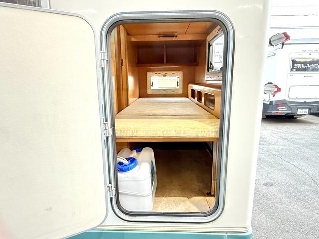 カムロード  バンテック コルドバンクス ディーゼル 8名乗車 タイベル交換済 FFヒータ- 新品冷蔵庫 ランチョ製前後ショック リアクーラー サイドオーニング 1500Wインバーター 電子レンジ テレビ(26枚目)