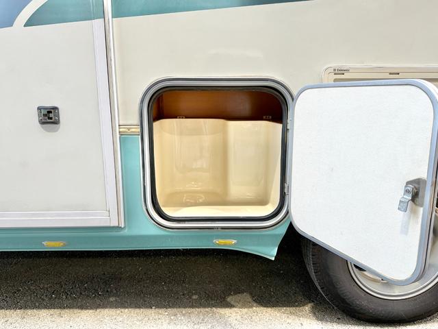 カムロード  バンテック コルドバンクス ディーゼル 8名乗車 タイベル交換済 FFヒータ- 新品冷蔵庫 ランチョ製前後ショック リアクーラー サイドオーニング 1500Wインバーター 電子レンジ テレビ(27枚目)