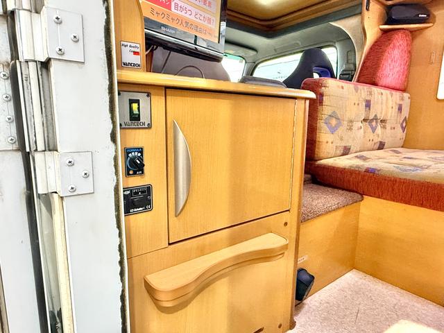 カムロード  バンテック コルドバンクス ディーゼル 8名乗車 タイベル交換済 FFヒータ- 新品冷蔵庫 ランチョ製前後ショック リアクーラー サイドオーニング 1500Wインバーター 電子レンジ テレビ(43枚目)