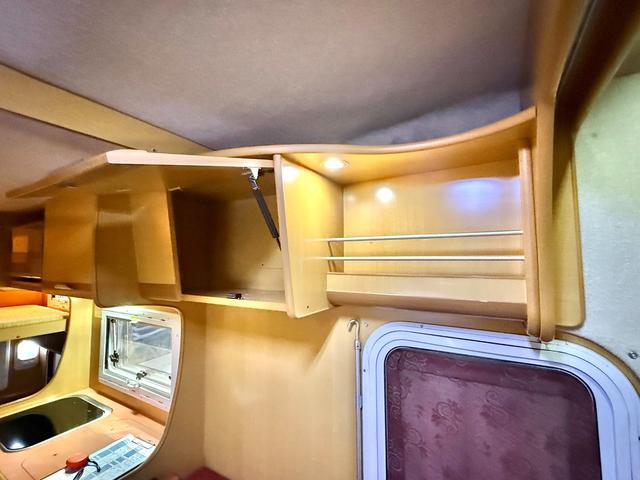 カムロード  バンテック コルドバンクス ディーゼル 8名乗車 タイベル交換済 FFヒータ- 新品冷蔵庫 ランチョ製前後ショック リアクーラー サイドオーニング 1500Wインバーター 電子レンジ テレビ(68枚目)