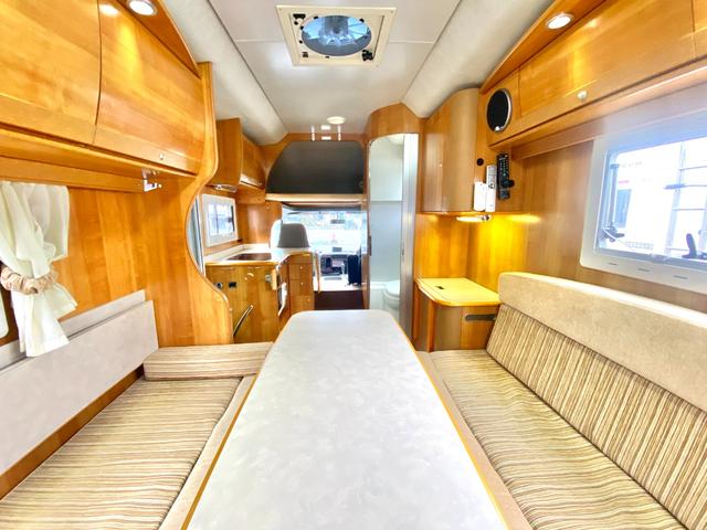 カムロード  バンテック ジル480スキップ ディーゼル4WD 9名乗車 ワンオーナー 家庭用エアコン FFヒーター ソーラーパネル 社外アルミ 運転席レカロ 地デジチューナー BSアンテナ 新品タイヤ(3枚目)