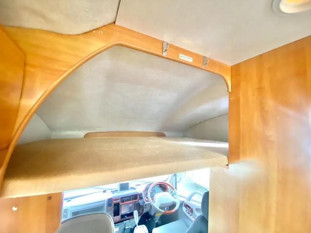 カムロード  バンテック ジル480スキップ ディーゼル4WD 9名乗車 ワンオーナー 家庭用エアコン FFヒーター ソーラーパネル 社外アルミ 運転席レカロ 地デジチューナー BSアンテナ 新品タイヤ(6枚目)