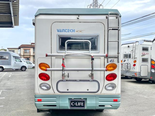 カムロード  バンテック ジル480スキップ ディーゼル4WD 9名乗車 ワンオーナー 家庭用エアコン FFヒーター ソーラーパネル 社外アルミ 運転席レカロ 地デジチューナー BSアンテナ 新品タイヤ(15枚目)