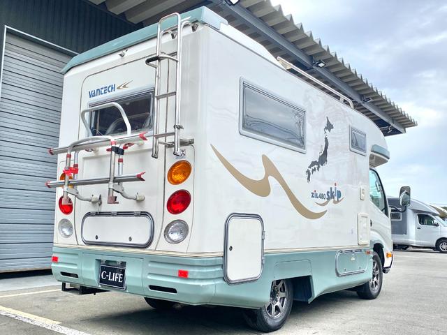 カムロード  バンテック ジル480スキップ ディーゼル4WD 9名乗車 ワンオーナー 家庭用エアコン FFヒーター ソーラーパネル 社外アルミ 運転席レカロ 地デジチューナー BSアンテナ 新品タイヤ(16枚目)