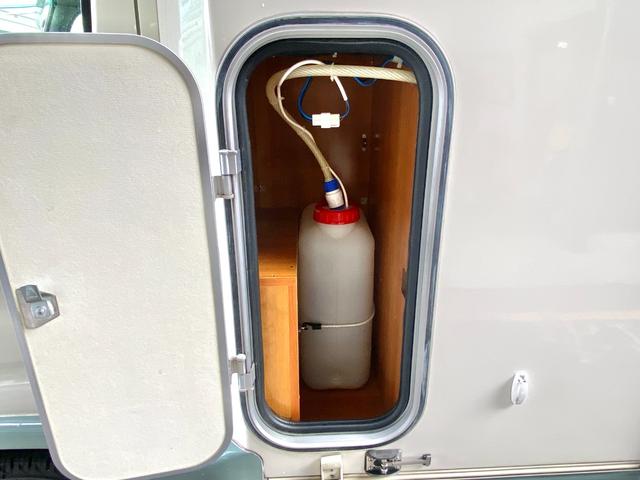 カムロード  バンテック ジル480スキップ ディーゼル4WD 9名乗車 ワンオーナー 家庭用エアコン FFヒーター ソーラーパネル 社外アルミ 運転席レカロ 地デジチューナー BSアンテナ 新品タイヤ(23枚目)