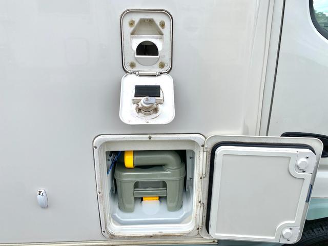 カムロード  バンテック ジル480スキップ ディーゼル4WD 9名乗車 ワンオーナー 家庭用エアコン FFヒーター ソーラーパネル 社外アルミ 運転席レカロ 地デジチューナー BSアンテナ 新品タイヤ(30枚目)