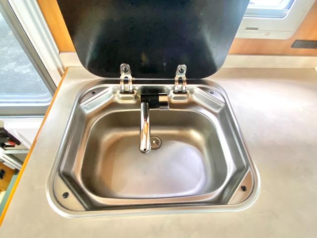 カムロード  バンテック ジル480スキップ ディーゼル4WD 9名乗車 ワンオーナー 家庭用エアコン FFヒーター ソーラーパネル 社外アルミ 運転席レカロ 地デジチューナー BSアンテナ 新品タイヤ(54枚目)