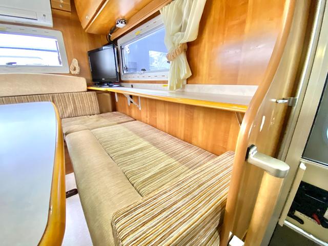 カムロード  バンテック ジル480スキップ ディーゼル4WD 9名乗車 ワンオーナー 家庭用エアコン FFヒーター ソーラーパネル 社外アルミ 運転席レカロ 地デジチューナー BSアンテナ 新品タイヤ(64枚目)