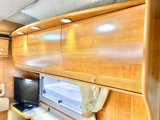 カムロード  バンテック ジル480スキップ ディーゼル4WD 9名乗車 ワンオーナー 家庭用エアコン FFヒーター ソーラーパネル 社外アルミ 運転席レカロ 地デジチューナー BSアンテナ 新品タイヤ(66枚目)