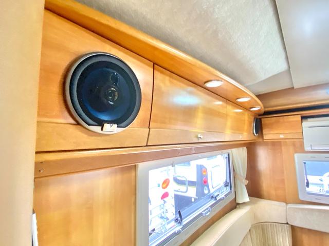 カムロード  バンテック ジル480スキップ ディーゼル4WD 9名乗車 ワンオーナー 家庭用エアコン FFヒーター ソーラーパネル 社外アルミ 運転席レカロ 地デジチューナー BSアンテナ 新品タイヤ(70枚目)