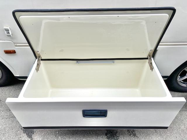 カムロード 　バンテック　ジル　ディーゼル４ＷＤ　ワンオーナー　カーセールスワタナベ製エアサス　家庭用エアコン　ＦＦヒータ－　ソーラーパネル　温水ボイラー　マルチルーム　電動ステップ　１５００Ｗインバーター（27枚目）