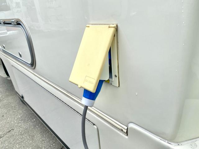 カムロード 　バンテック　ジル　ディーゼル４ＷＤ　ワンオーナー　カーセールスワタナベ製エアサス　家庭用エアコン　ＦＦヒータ－　ソーラーパネル　温水ボイラー　マルチルーム　電動ステップ　１５００Ｗインバーター（34枚目）