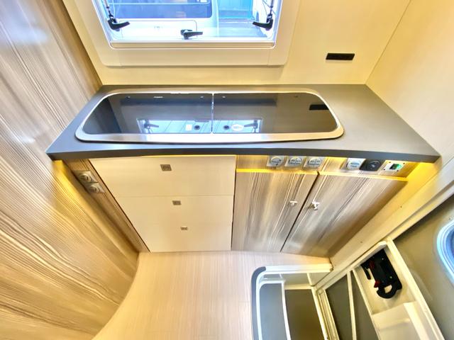 カムロード 　バンテック　ジル　ディーゼル４ＷＤ　ワンオーナー　カーセールスワタナベ製エアサス　家庭用エアコン　ＦＦヒータ－　ソーラーパネル　温水ボイラー　マルチルーム　電動ステップ　１５００Ｗインバーター（50枚目）