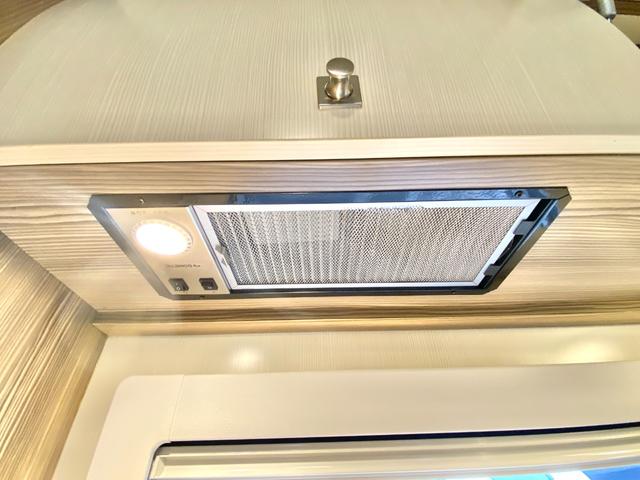 カムロード 　バンテック　ジル　ディーゼル４ＷＤ　ワンオーナー　カーセールスワタナベ製エアサス　家庭用エアコン　ＦＦヒータ－　ソーラーパネル　温水ボイラー　マルチルーム　電動ステップ　１５００Ｗインバーター（56枚目）