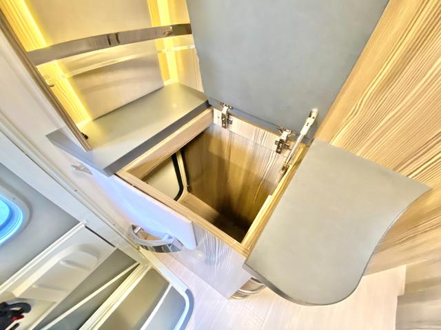 カムロード 　バンテック　ジル　ディーゼル４ＷＤ　ワンオーナー　カーセールスワタナベ製エアサス　家庭用エアコン　ＦＦヒータ－　ソーラーパネル　温水ボイラー　マルチルーム　電動ステップ　１５００Ｗインバーター（58枚目）