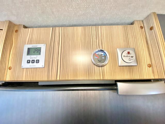 カムロード 　バンテック　ジル　ディーゼル４ＷＤ　ワンオーナー　カーセールスワタナベ製エアサス　家庭用エアコン　ＦＦヒータ－　ソーラーパネル　温水ボイラー　マルチルーム　電動ステップ　１５００Ｗインバーター（65枚目）