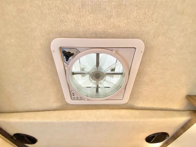 カムロード 　バンテック　ジル５２０　ディーゼル４ＷＤ　ワンオーナー車　リチウムイオンバッテリー６００Ａｈ　家庭用エアコン　ＦＦヒータ－　温水ボイラー　サイドオーニング　マルチルーム　シャワー　カセットトイレ（14枚目）