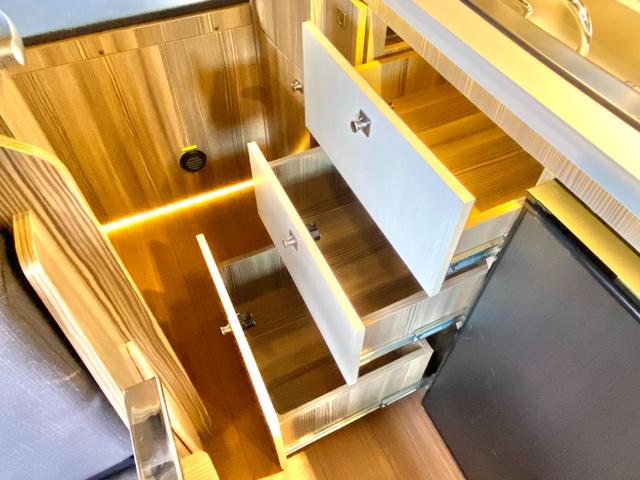 カムロード 　バンテック　ジル５２０　ディーゼル４ＷＤ　ワンオーナー車　リチウムイオンバッテリー６００Ａｈ　家庭用エアコン　ＦＦヒータ－　温水ボイラー　サイドオーニング　マルチルーム　シャワー　カセットトイレ（50枚目）