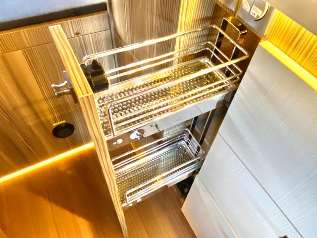 カムロード 　バンテック　ジル５２０　ディーゼル４ＷＤ　ワンオーナー車　リチウムイオンバッテリー６００Ａｈ　家庭用エアコン　ＦＦヒータ－　温水ボイラー　サイドオーニング　マルチルーム　シャワー　カセットトイレ（51枚目）