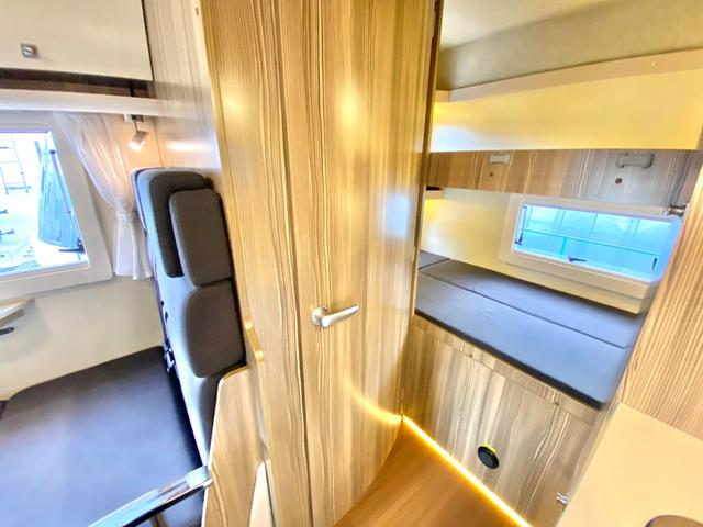 カムロード 　バンテック　ジル５２０　ディーゼル４ＷＤ　ワンオーナー車　リチウムイオンバッテリー６００Ａｈ　家庭用エアコン　ＦＦヒータ－　温水ボイラー　サイドオーニング　マルチルーム　シャワー　カセットトイレ（55枚目）