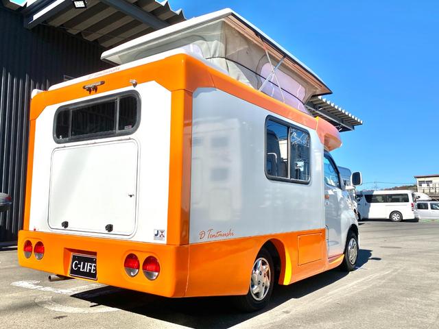 タウンエーストラック 　バンショップミカミ　Ｄテントむし　ポップアップルーフ　６名乗車　ＦＦヒーター　１２Ｖ電子レンジ　冷蔵庫　サイドオーニング　走行充電　外部充電　ギャレー　１０Ｌ給排水ポリタンク　ＥＴＣ　ナビ（18枚目）