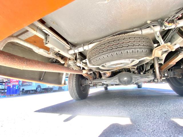 タウンエーストラック 　バンショップミカミ　Ｄテントむし　ポップアップルーフ　６名乗車　ＦＦヒーター　１２Ｖ電子レンジ　冷蔵庫　サイドオーニング　走行充電　外部充電　ギャレー　１０Ｌ給排水ポリタンク　ＥＴＣ　ナビ（24枚目）