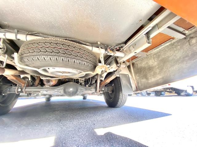 タウンエーストラック 　バンショップミカミ　Ｄテントむし　ポップアップルーフ　６名乗車　ＦＦヒーター　１２Ｖ電子レンジ　冷蔵庫　サイドオーニング　走行充電　外部充電　ギャレー　１０Ｌ給排水ポリタンク　ＥＴＣ　ナビ（26枚目）