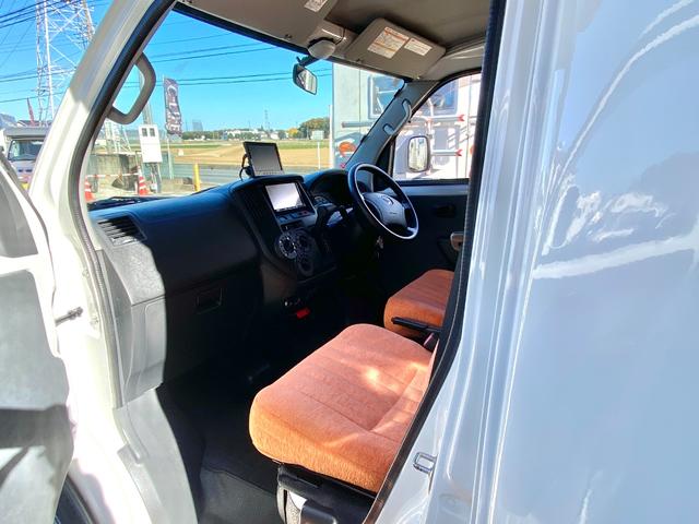タウンエーストラック 　バンショップミカミ　Ｄテントむし　ポップアップルーフ　６名乗車　ＦＦヒーター　１２Ｖ電子レンジ　冷蔵庫　サイドオーニング　走行充電　外部充電　ギャレー　１０Ｌ給排水ポリタンク　ＥＴＣ　ナビ（42枚目）
